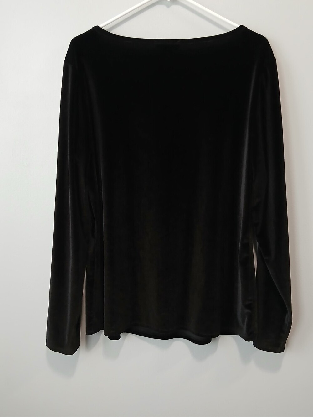Hot Topic Black Velvet Long Sleeve Top with Crisscross Neckline Womens 2X Goth - Picture 7 of 7